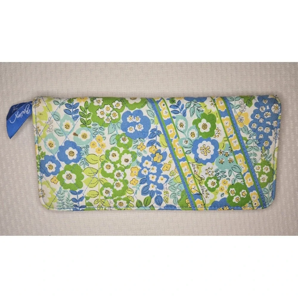 VERA BRADLEY Travel Envelope Passport Wallet Organizer English Meadow Retired - Picture 1 of 8